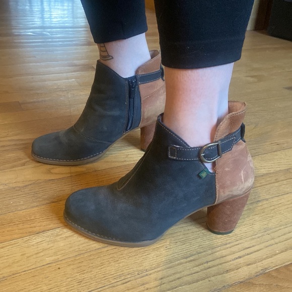 El Naturalista Women's 472 Colibri Ankle Bootie - Picture 9 of 9